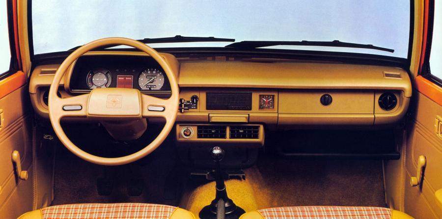 Торпедо Toyota Starlet 3-Door 1978 года  (WW) (фото 11 из 11)